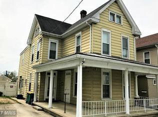 242 W Queen St, Chambersburg, PA 17201