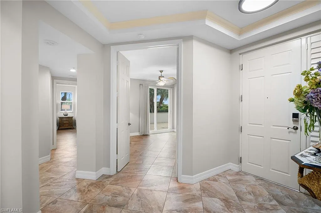 3 bed, 3.0 bath, 2200 sqft, $11,500 — Photo 3