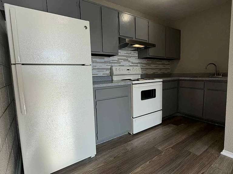 SAN MARCOS APARTMENTS — Photo 52