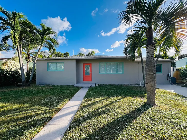 340 Summa St — Photo 24