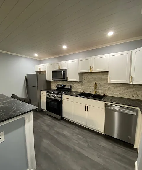 1924 E Genesee St #4 — Photo 4