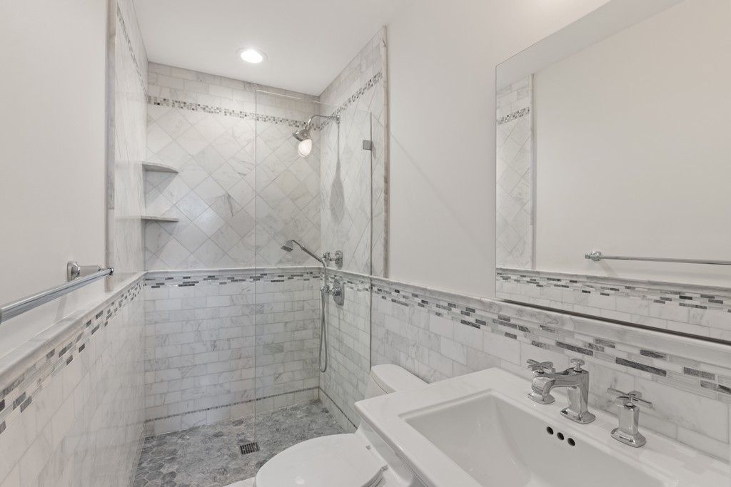 Full Guest Bath