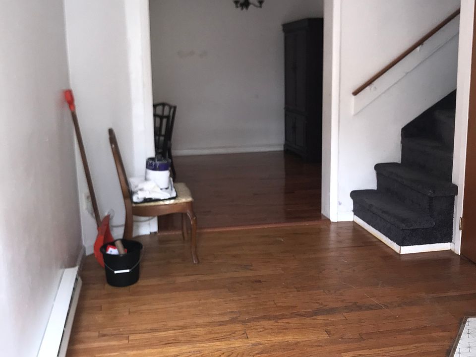 2nd image of 905 N Hancock St Unit A