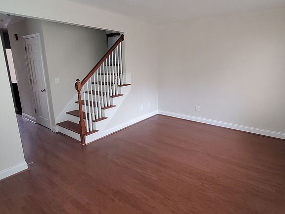 2nd image of 1445 Brookwood Dr APT D