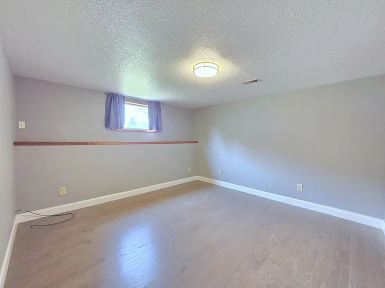 3425 E 61st Ave — Photo 36