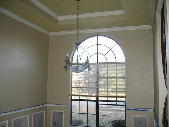 formal dining area 