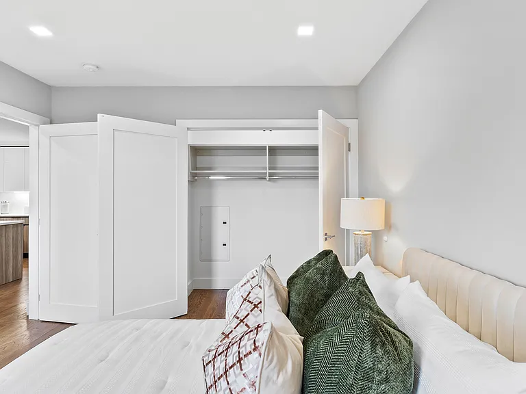 60 68th St #306 — Photo 12