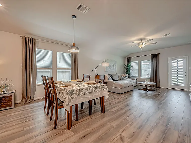 2114 Cherryvale Dr — Photo 14