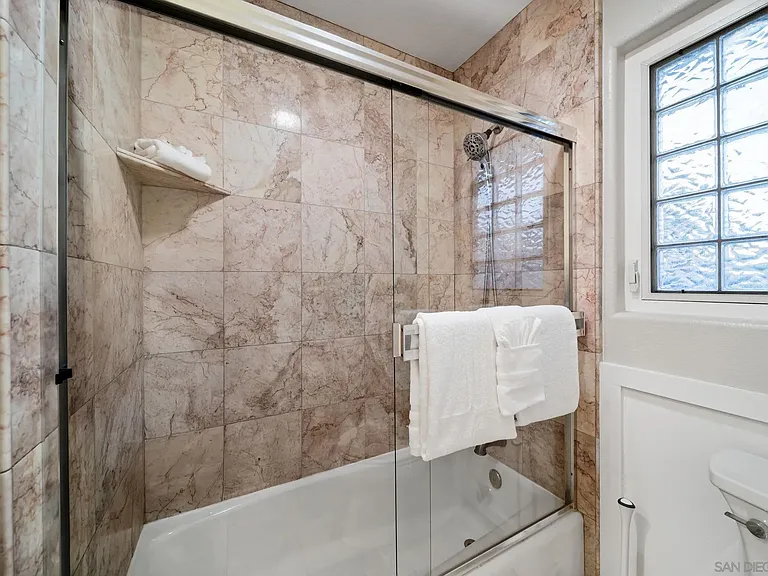 4260 Eastridge Dr — Photo 36