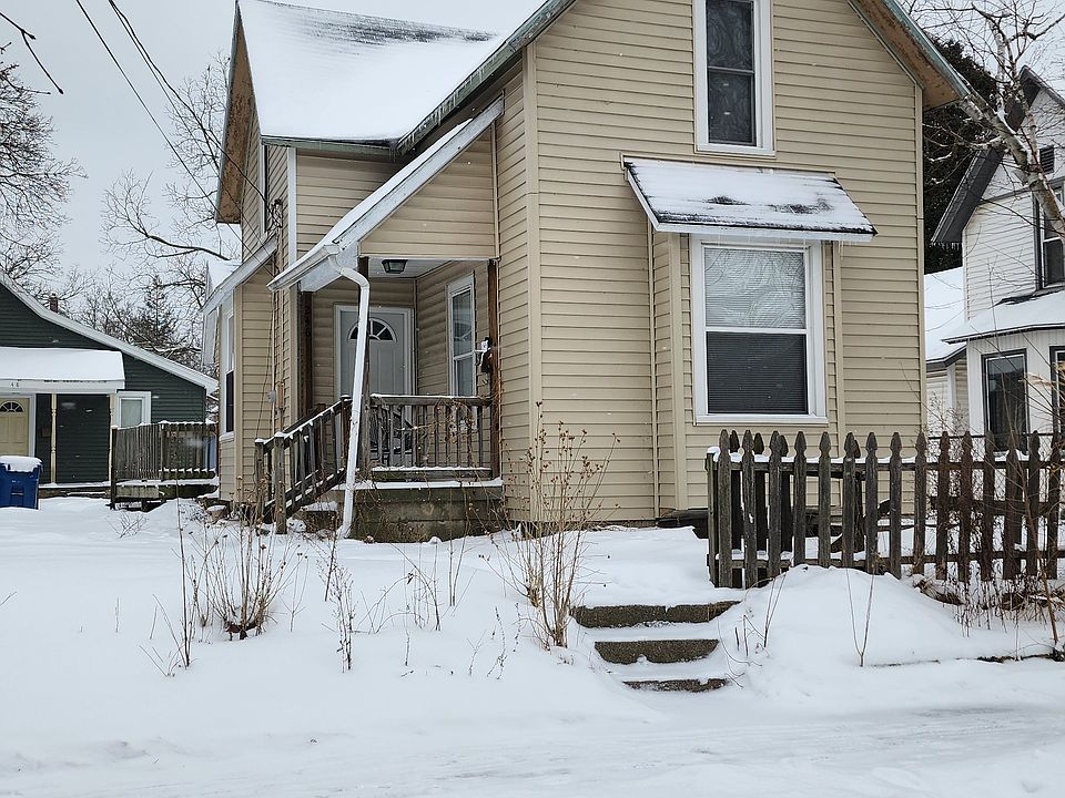 1st image of 246 Palmer St NE