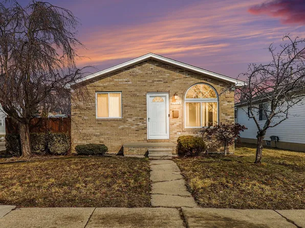 17245 Martin Rd, Roseville, MI 48066