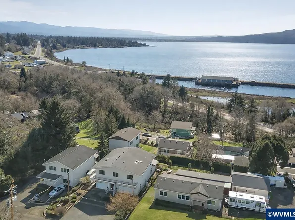 5185 Main St, Bay City, OR 97107