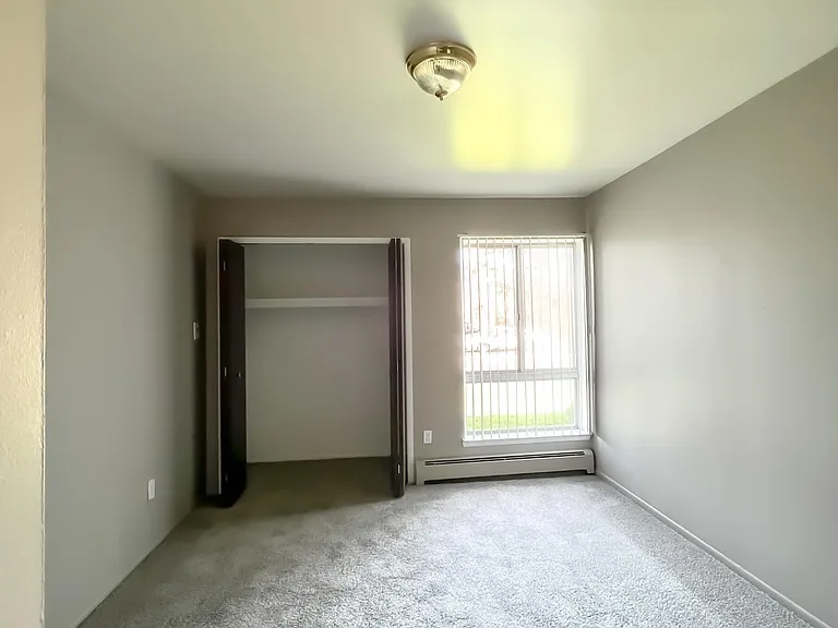 Macomb Manor - Roseville, MI — Photo 10