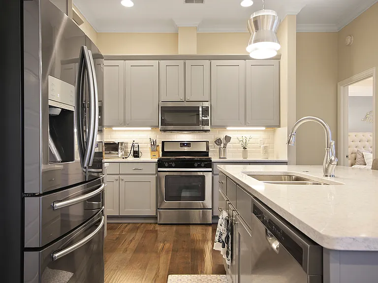 902 Rutland Dr — Photo 15