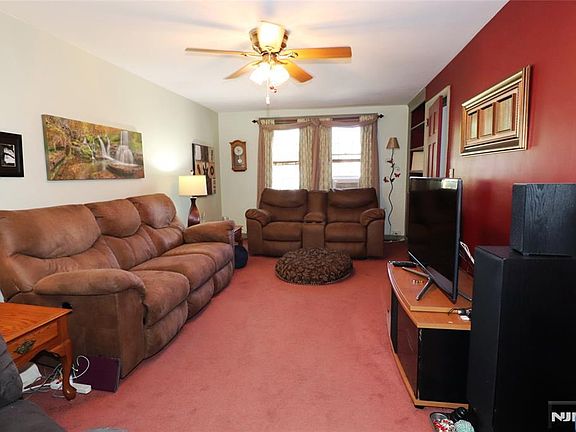 3rd image of 348 Plaza Rd