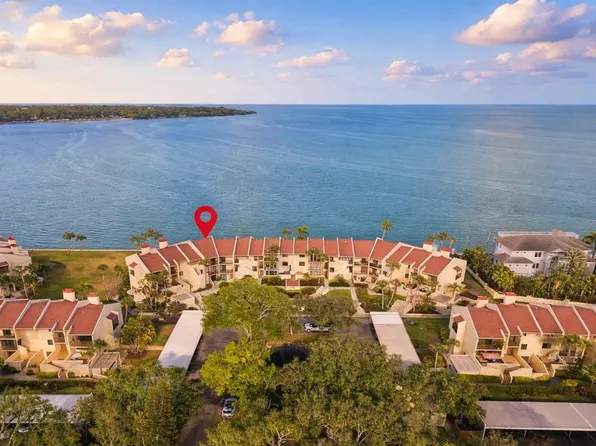 7540 Sunshine Skyway Ln S APT T35, Saint Petersburg, FL 33711