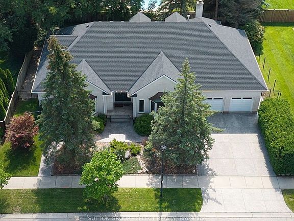 3rd image of 173 Whiteacres Dr