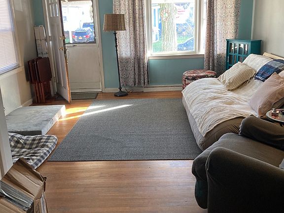 2nd image of 30 Summerfield Pl