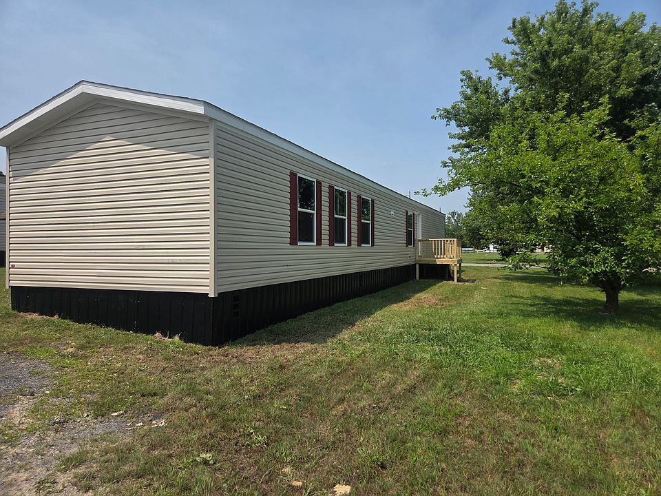 1st image of 108 McCumbee Ln #32