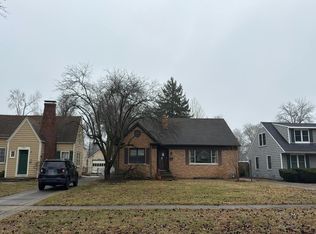 2016 S Walnut St, Springfield, IL 62704