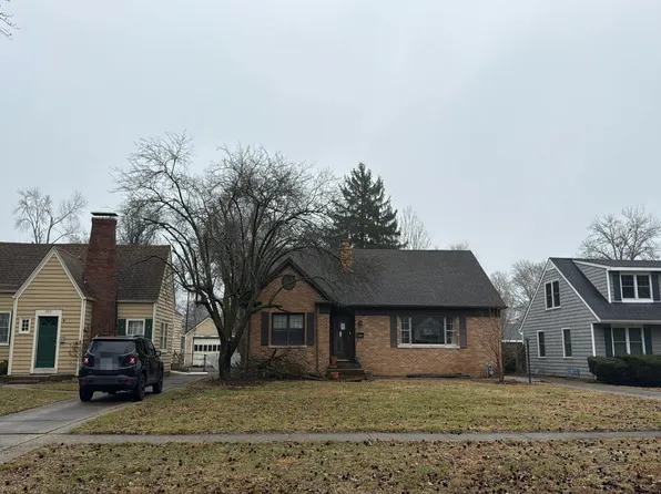 2016 S Walnut St, Springfield, IL 62704