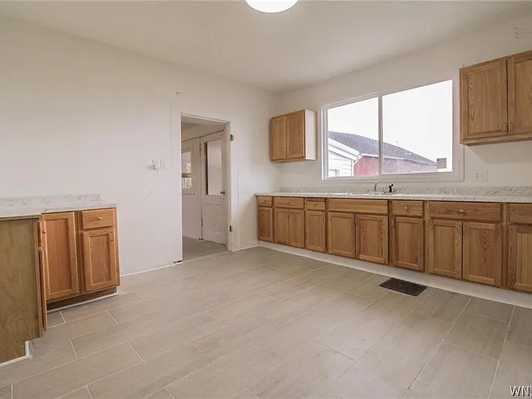 15634 Lakeshore Rd — Photo 10