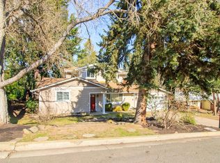 291 Greenbriar Pl, Ashland, OR 97520
