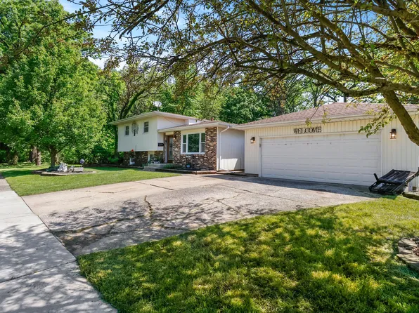 257 Softwood Dr, Hobart, IN 46342