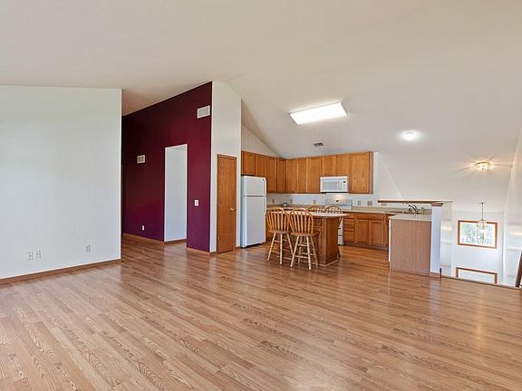 4th image of 1419 Yorkshire Ln