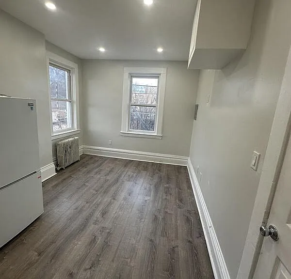 115 5th Ave S #4 — Photo 5