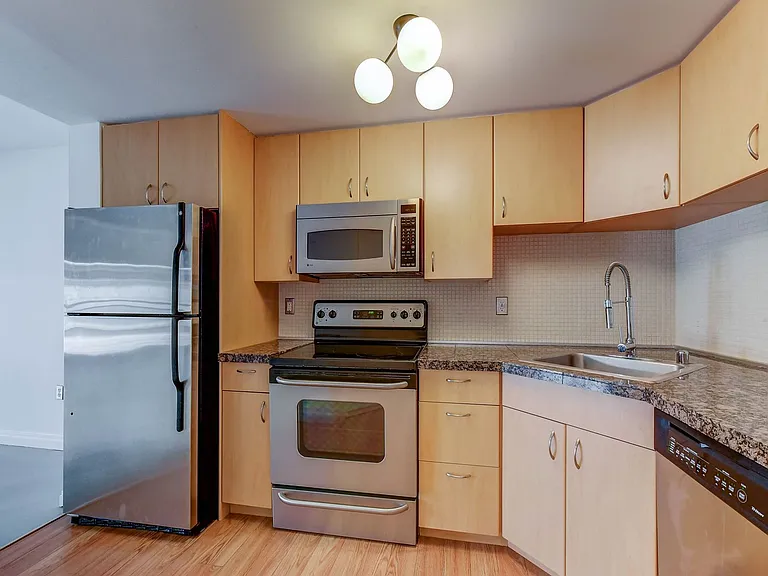 103 Bellevue Ave E #204 — Photo 3