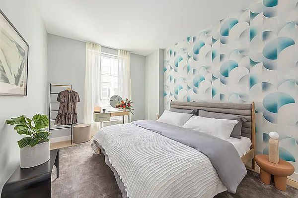 1st image of 215 W 28th St APT 6C