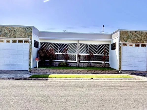 Urb Magnolia Gardens Calle 2 #A-16, Bayamon, PR 00956