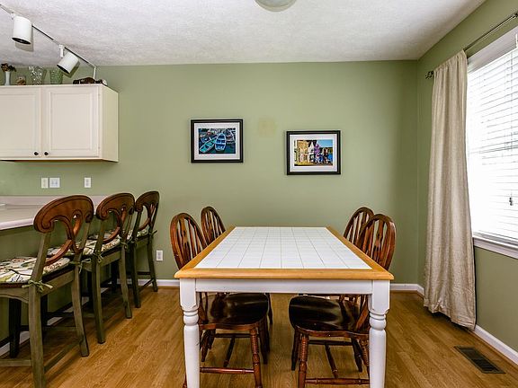 5th image of 971 Sherwood Ct