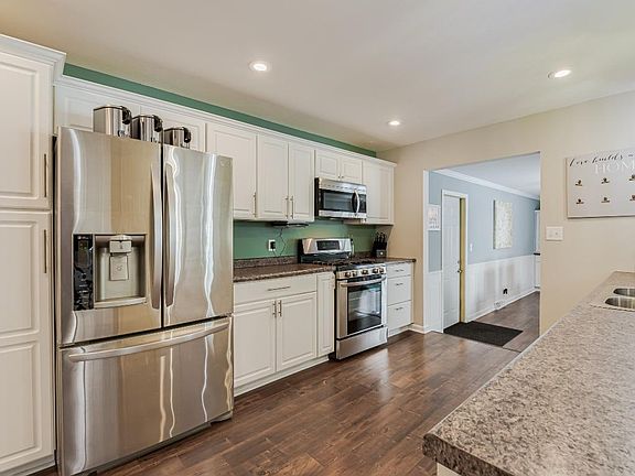 4th image of 11841 W Woodside Dr