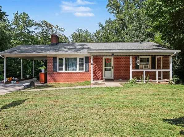 317 Lucinda Ln, Kernersville, NC 27284