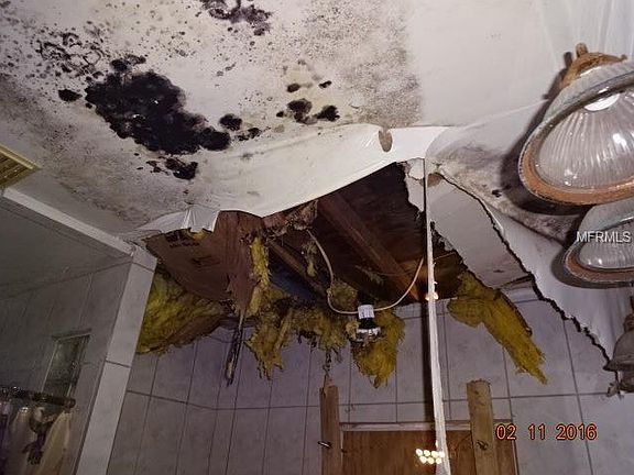4th image of 2709 SE 11th Ave