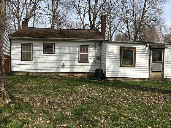 3rd image of 35422 Dewey Dr