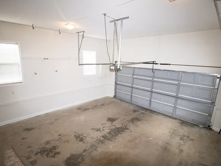 1008 Houndsbark Ct — Photo 24