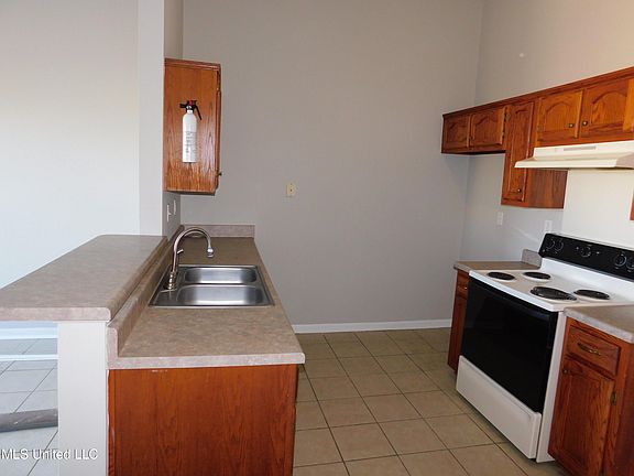 3rd image of 5661 Kaitlyn Dr W
