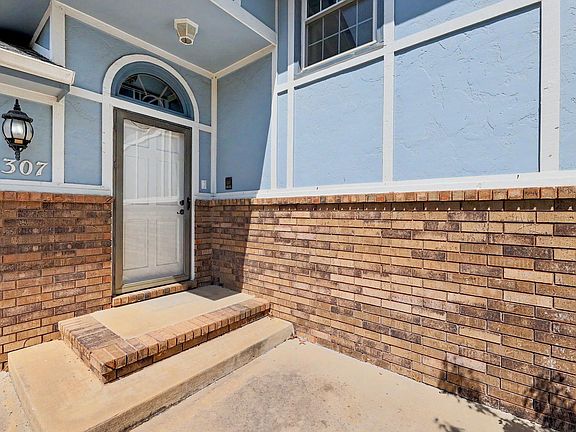 4th image of 2307 N Forest Park St