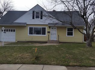 1303 Florist Dr, Rockford, IL 61108