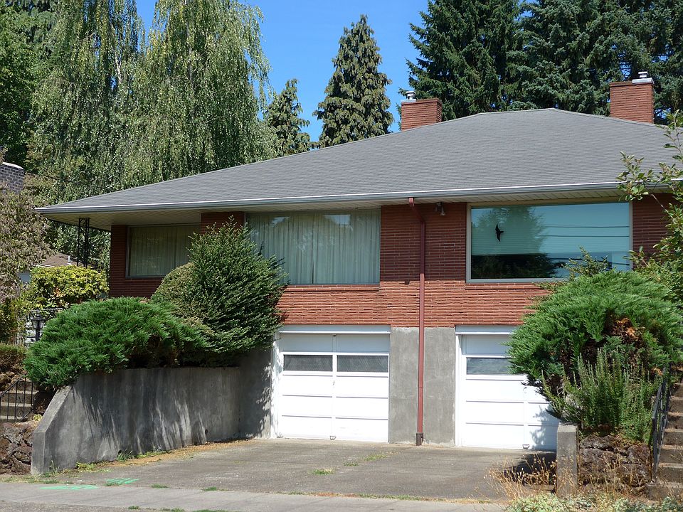 4151 SE Clinton Plex