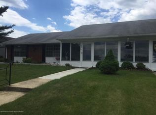 555A Sheffield Ct, Lakewood, NJ