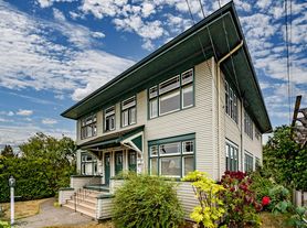 3215 1/2 NW 65th St, Four-Plex