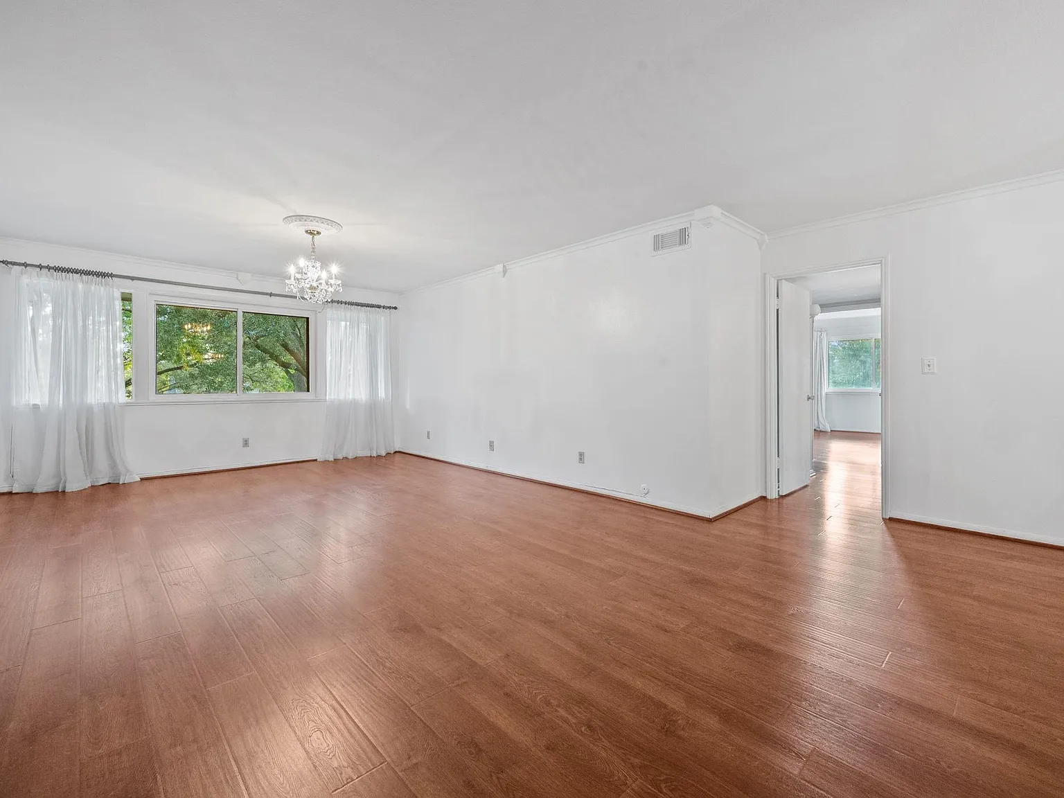2 bed, 2.0 bath, 1402 sqft, $2,100 — Photo 4