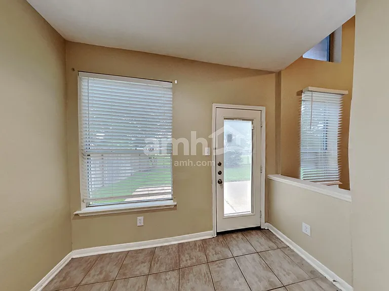 1627 Buckingham Dr — Photo 5