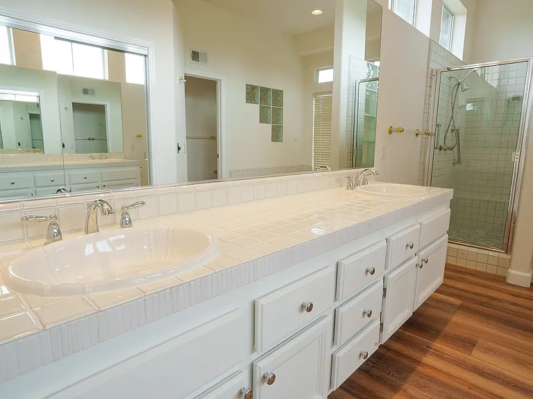 16880 Saint James Dr — Photo 12