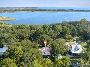 378 Pitts Bayshore Dr, Freeport, FL 32439