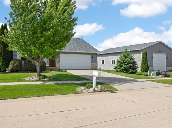 2201 Tamerac Cir, Marion, IA 52302